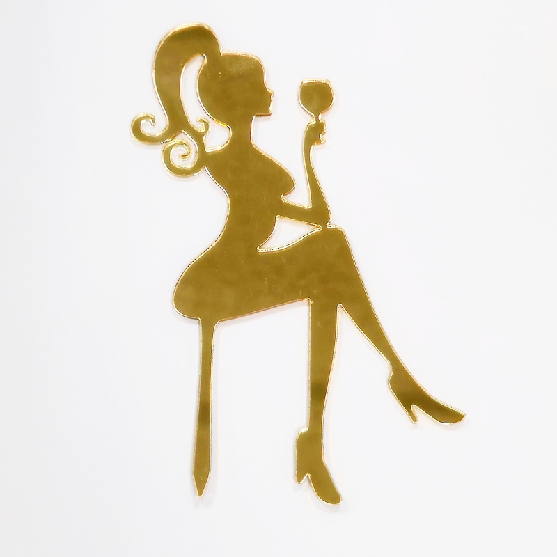 Топер за торта ,,Момиче с чаша'' злато